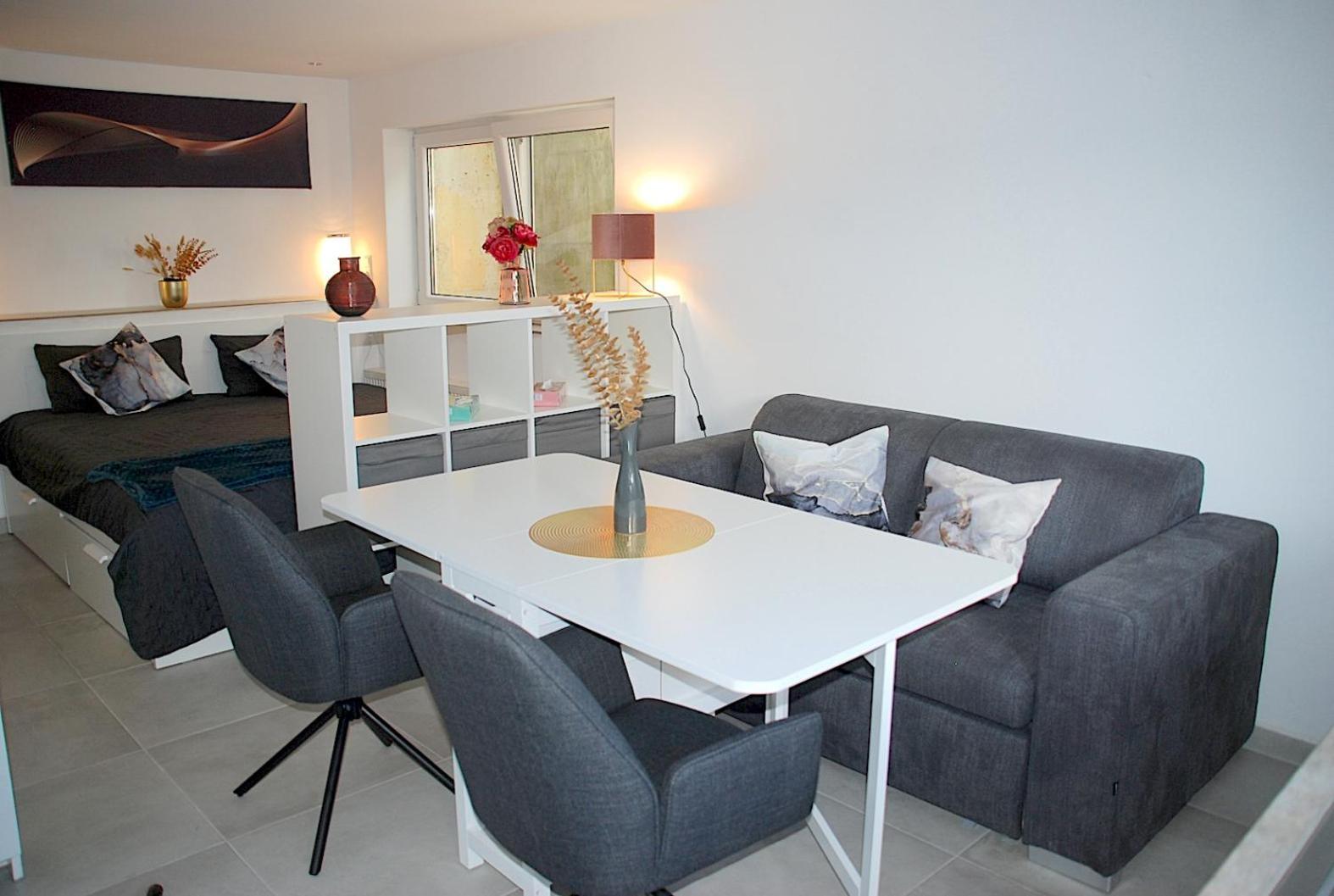 Willkommen In Dagersheim Bei Boeblingen! Gemuetliches 1 Zi Appartement Zum Wohlfuehlen In Einem Angenehmen Umfeld! Екстериор снимка