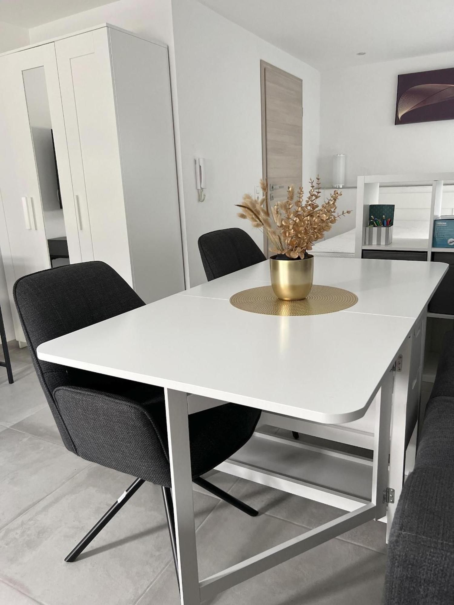 Willkommen In Dagersheim Bei Boeblingen! Gemuetliches 1 Zi Appartement Zum Wohlfuehlen In Einem Angenehmen Umfeld! Екстериор снимка
